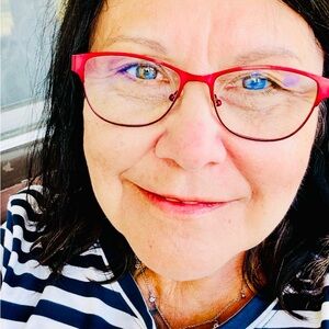 Meet your Posher, Danielle B